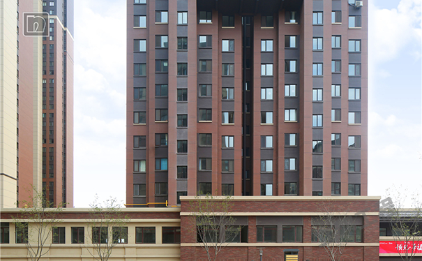 真石漆和瓷磚哪個(gè)好?