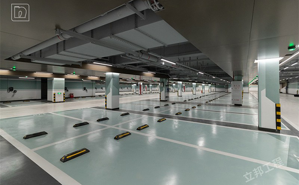 地下車庫(kù)環(huán)氧地坪漆多少錢一平方？