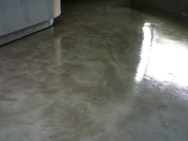 水泥自流平地面做法，自流平水泥地面怎么做?